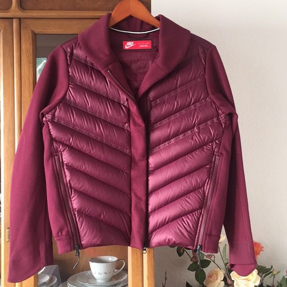 Nike Tech Fleece Aeroloft Down Bomber Jacket - Picture 2 of 8